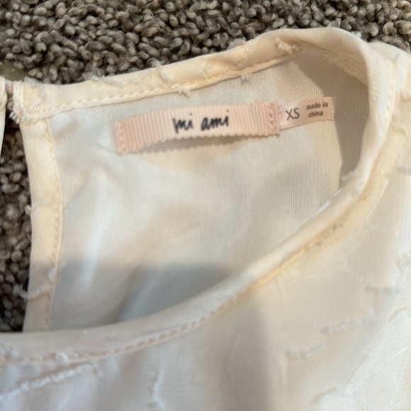 Mi Ami off white colored Peplum Blouse size xs - Picture 2 of 5